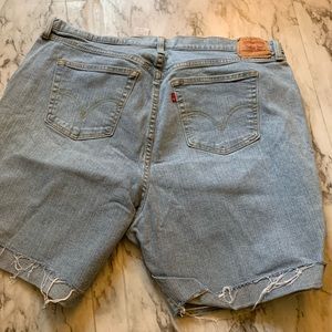 Woman’s plus size cut off shorts